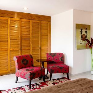 Deluxe Double Room Shower